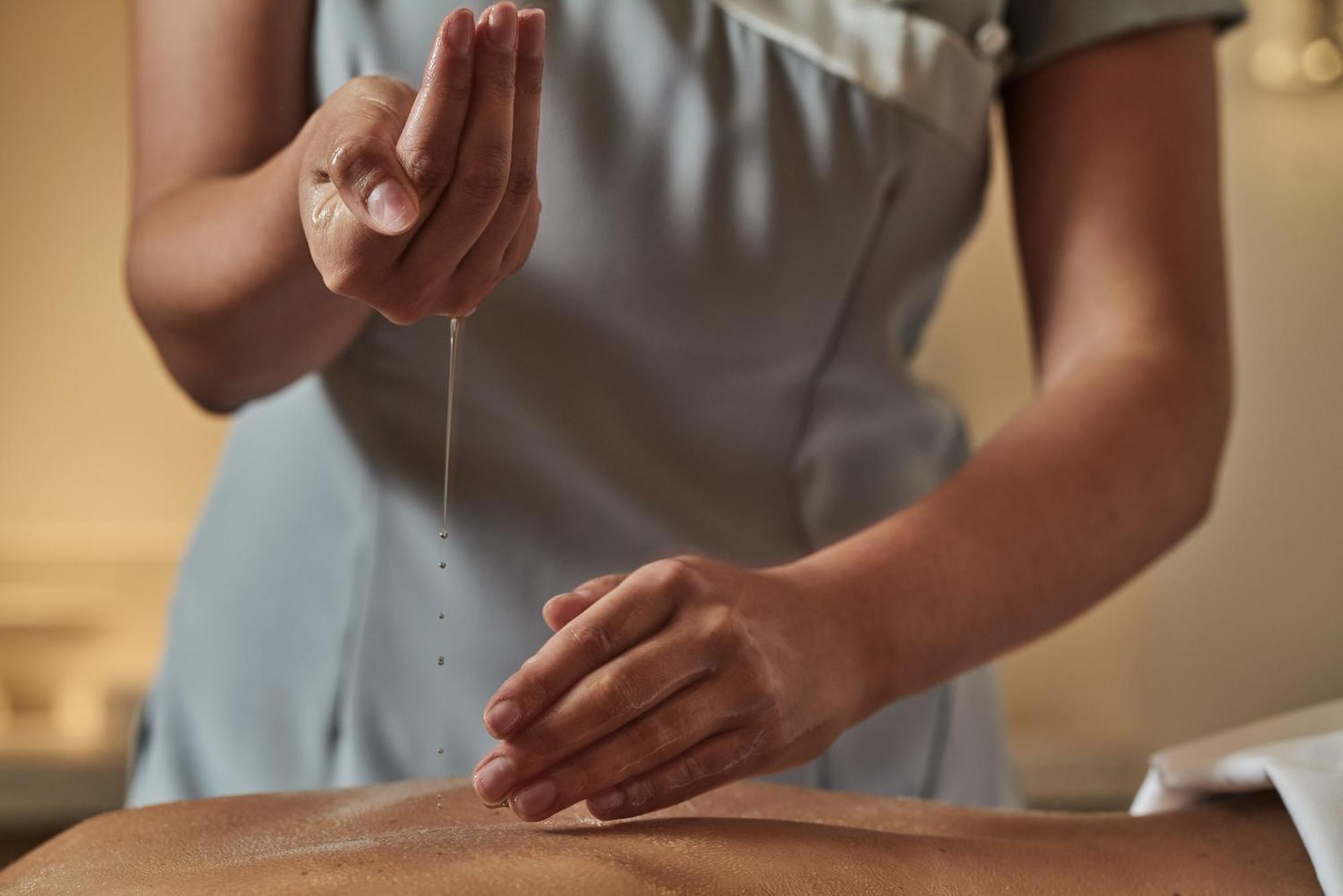 City Of Dreams Mediterranean - Integrated Resort, Casino & Entertainment Limassol Exterior photo Massage with oil