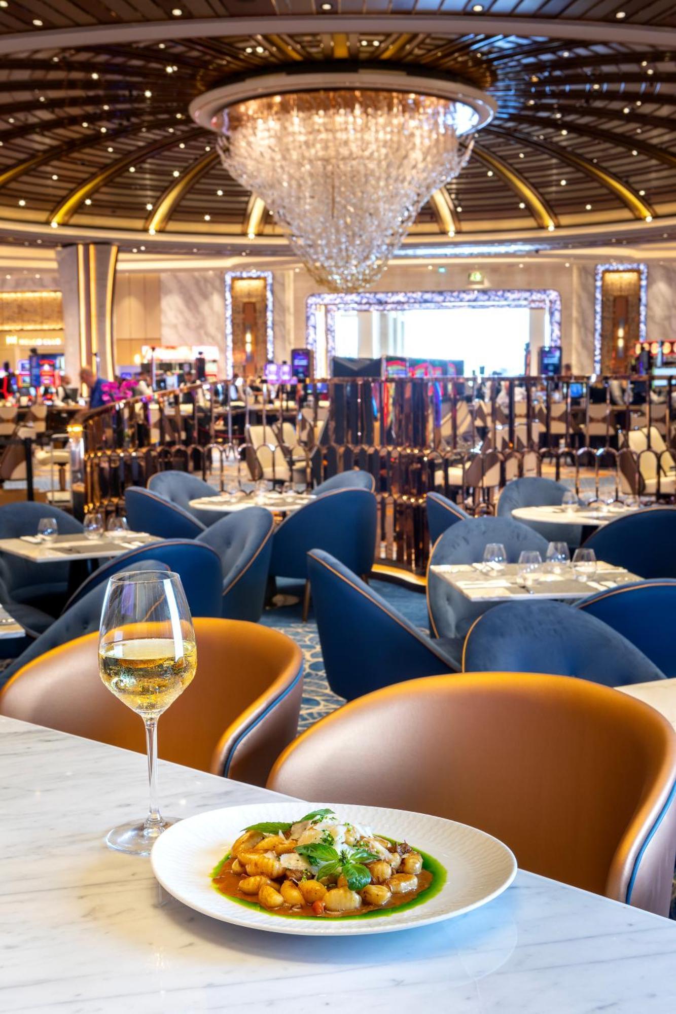 City Of Dreams Mediterranean - Integrated Resort, Casino & Entertainment Limassol Exterior photo The interior of the restaurant