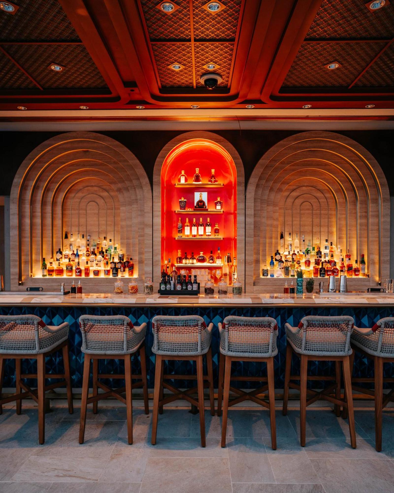 City Of Dreams Mediterranean - Integrated Resort, Casino & Entertainment Limassol Exterior photo The bar at the 1919