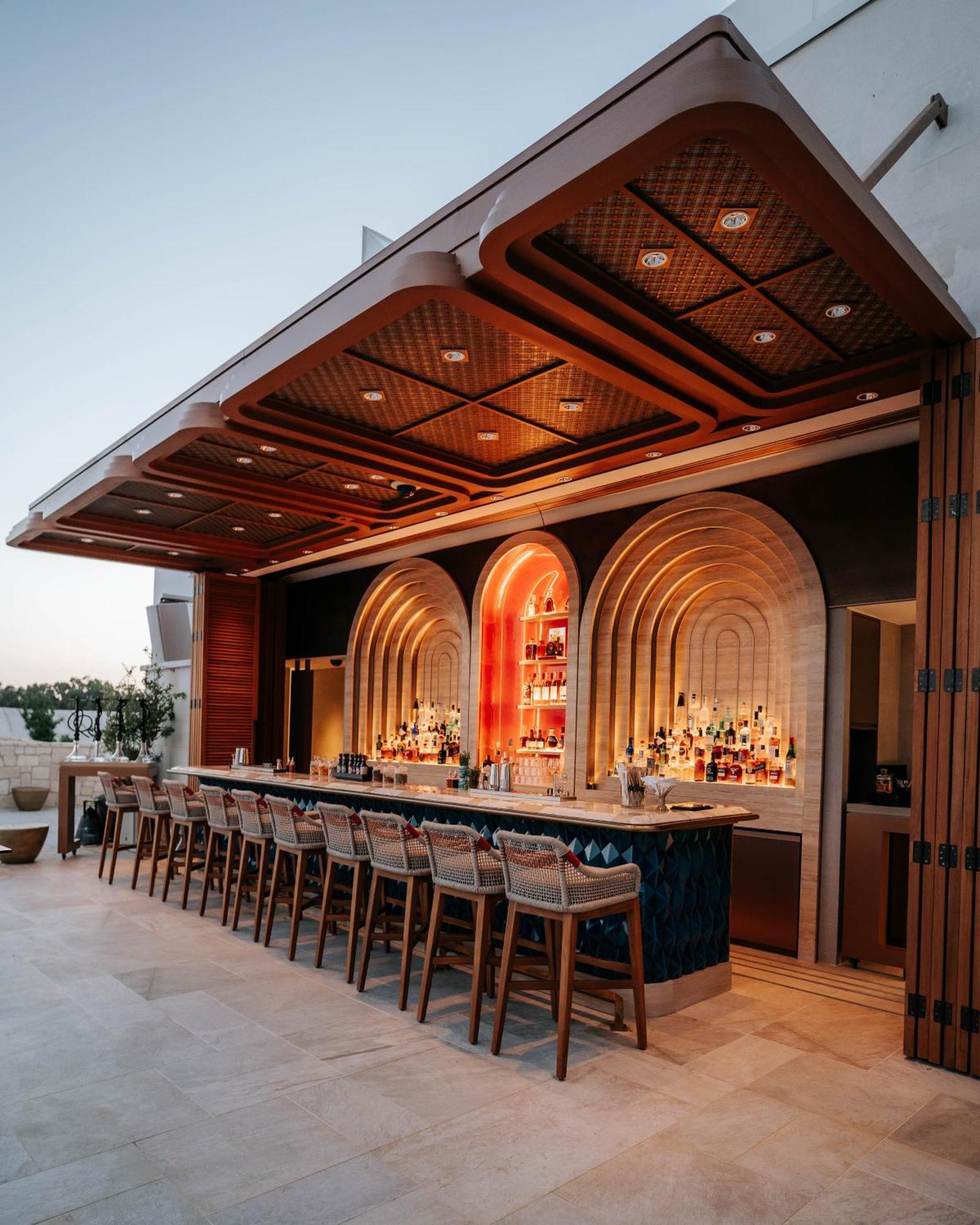 City Of Dreams Mediterranean - Integrated Resort, Casino & Entertainment Limassol Exterior photo The rooftop bar at the hotel