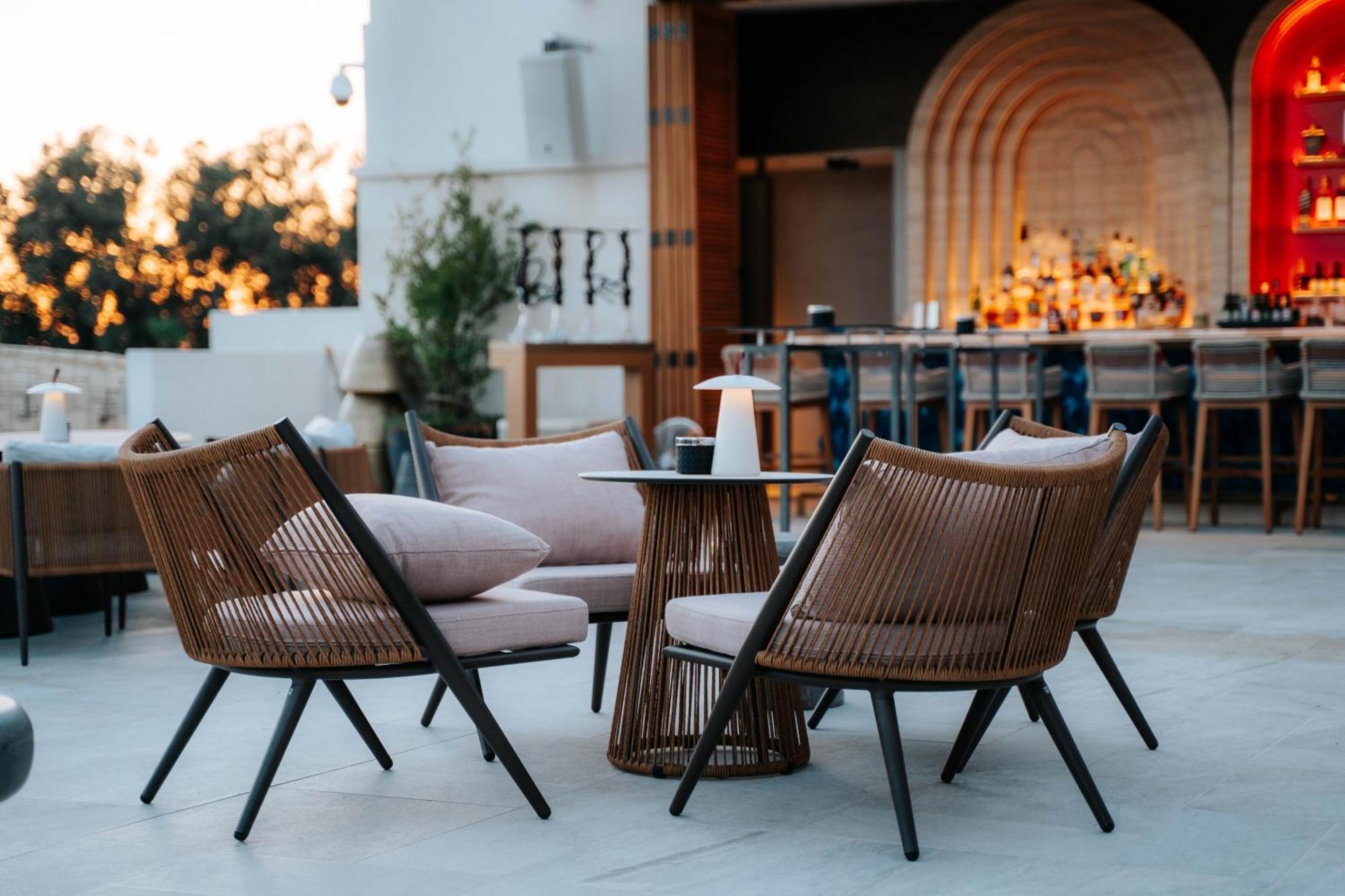 City Of Dreams Mediterranean - Integrated Resort, Casino & Entertainment Limassol Exterior photo The rooftop bar at the hotel