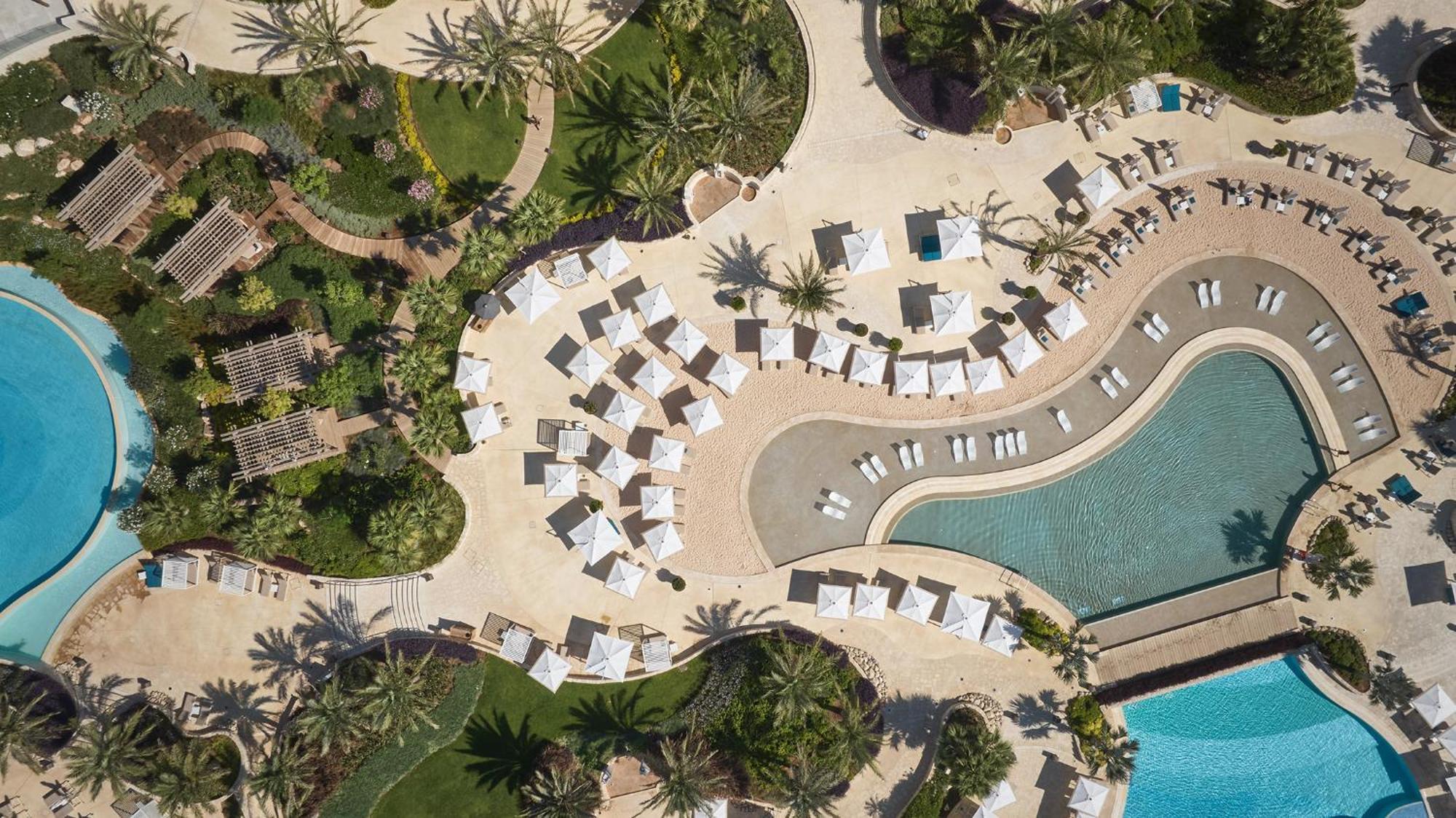 City Of Dreams Mediterranean - Integrated Resort, Casino & Entertainment Limassol Exterior photo Aerial view of the pool area