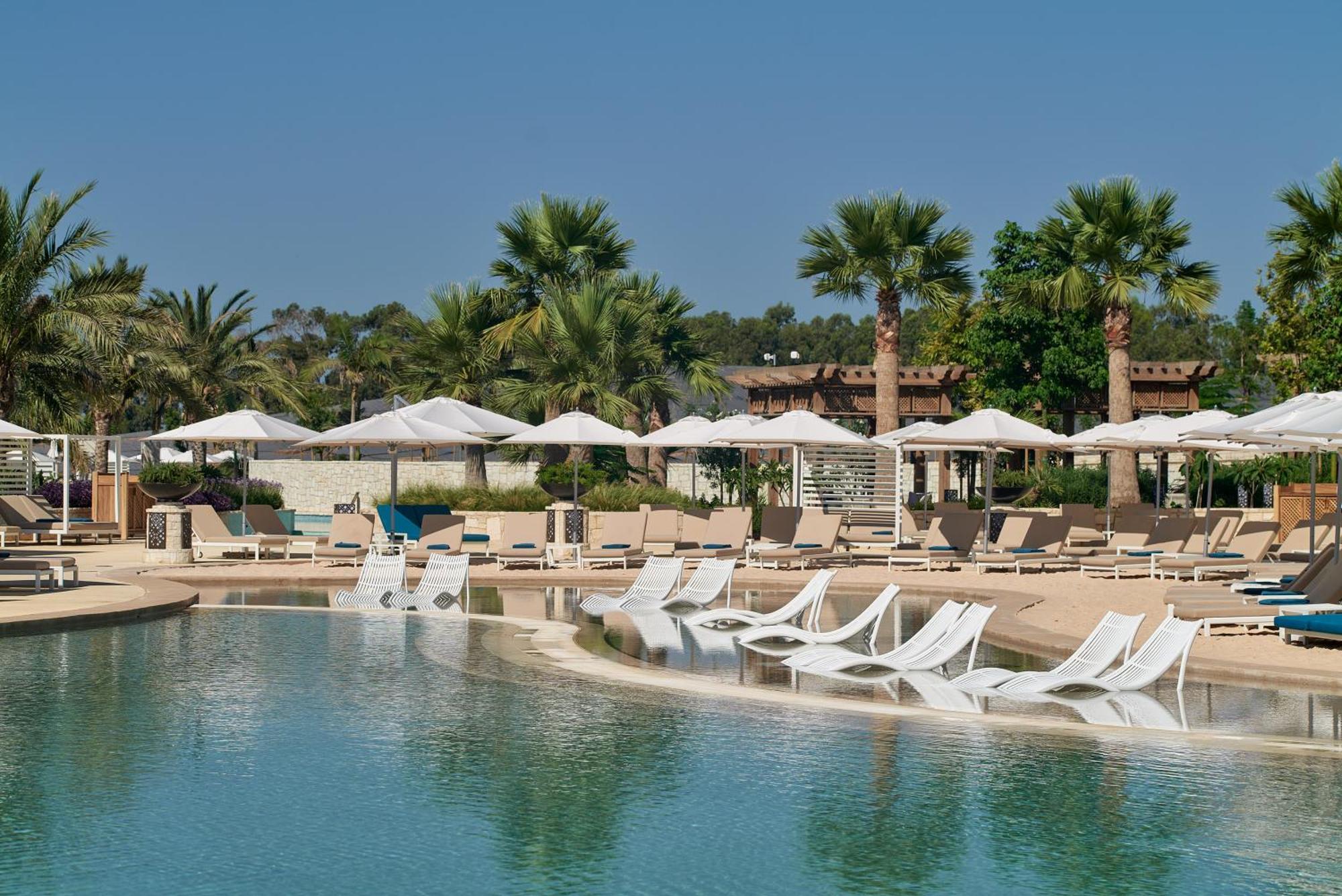City Of Dreams Mediterranean - Integrated Resort, Casino & Entertainment Limassol Exterior photo The swimming pool at the resort